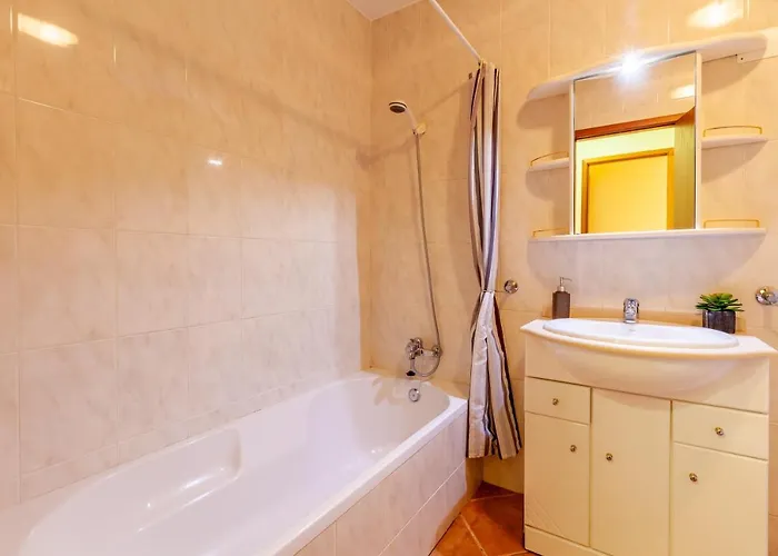 Casa Faria Da Costa Apartment *